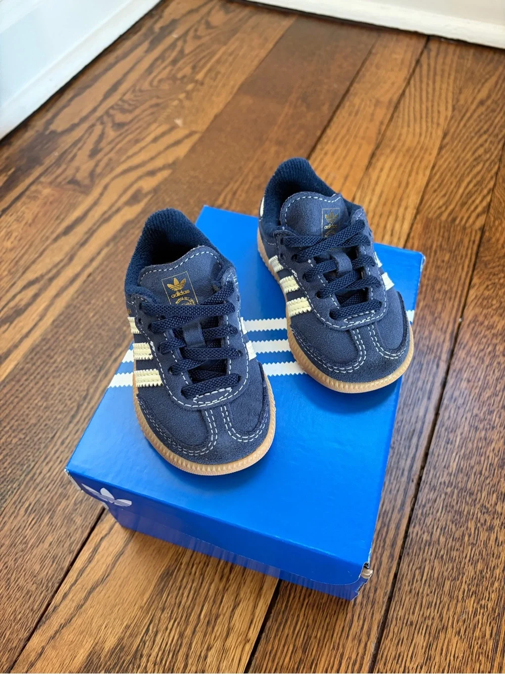 adidas Originals blue Samba OG shoe box